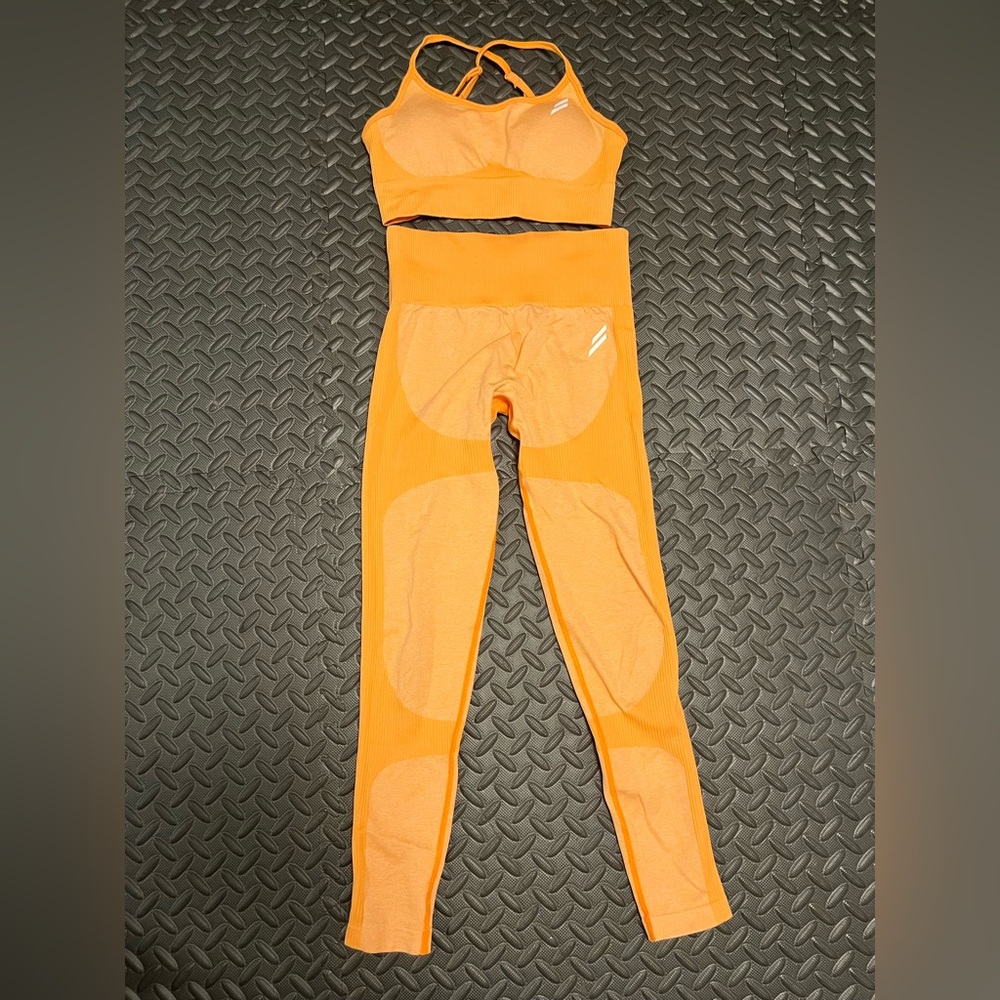 Orange Activewear Set - DOYOUEVEN